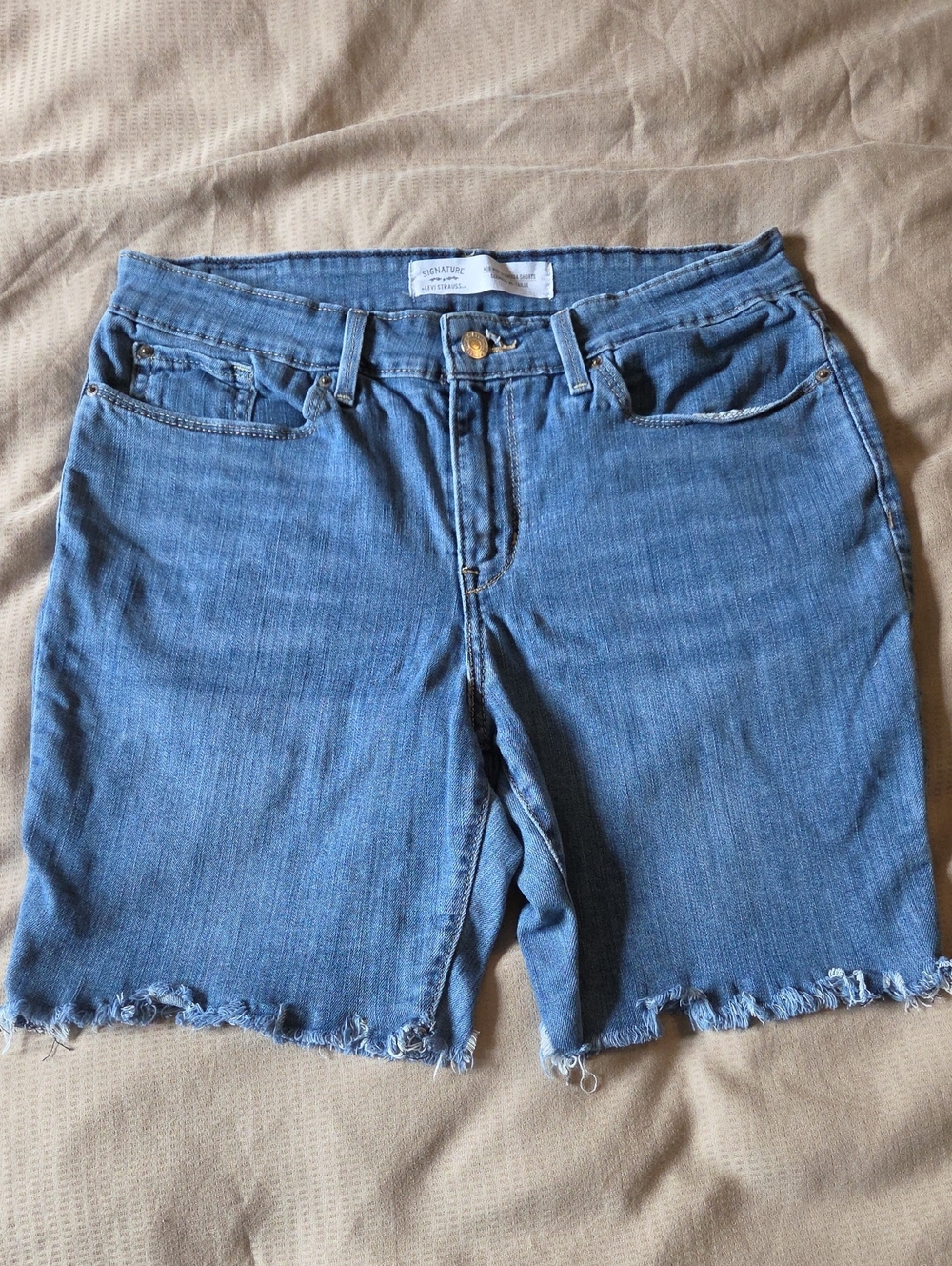 Levi Jean Shorts